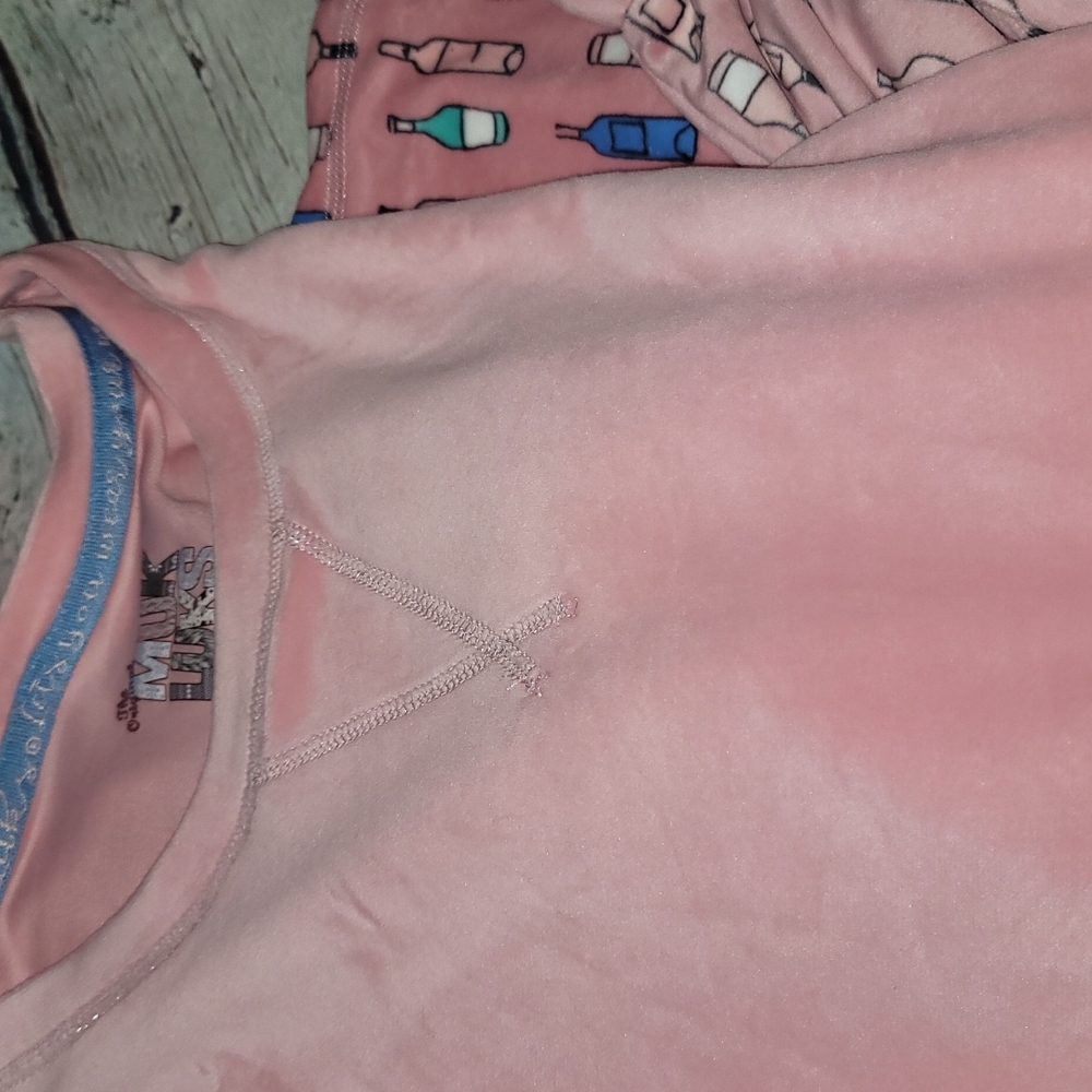 Muk luks Pink super soft warm pjs with wine bottles - Picture 4 of 5